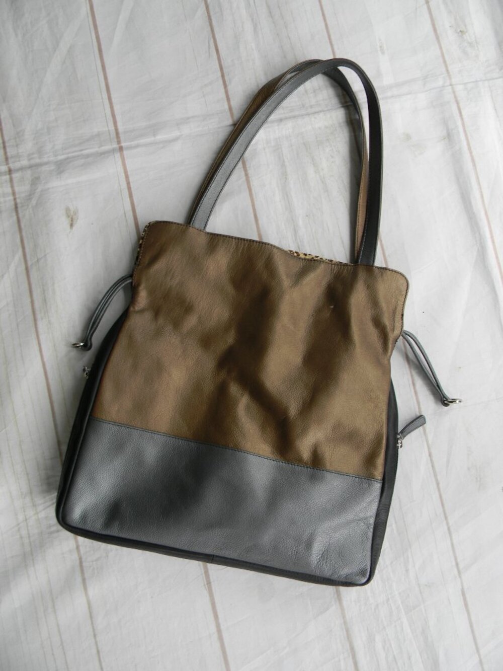 ILI New York Toronto Genuine METALLIC COLORBLOCK LEATHER BRONZE PLATINUM TOTE